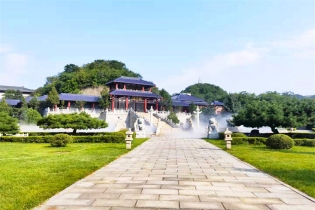 长城华人怀思堂